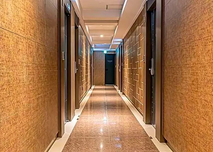 No.25 Doksan Intersection Branch Hotel 5*