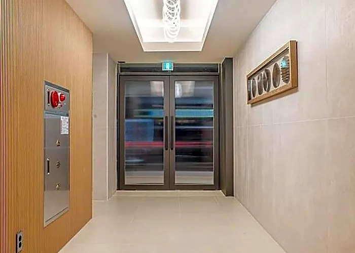 Hotel No.25 Doksan Intersection Branch